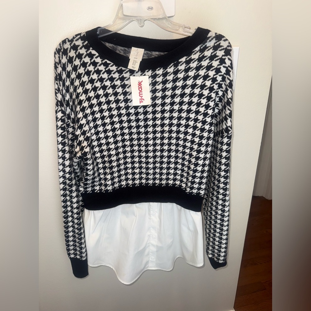 Joie Black and White Houndstooth Sweater